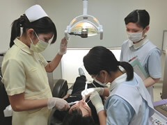 一宮市のインプラントクリニック・オーキッド歯科は大垣女子短期大学歯科衛生学科の臨床実習教育風景